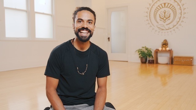 Yin Yang Flow | ALO Wellness Club