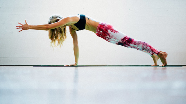 Ashley Galvin's "Powerful Arms & Legs Flow" Online Video Workouts on ALO Wellness Club