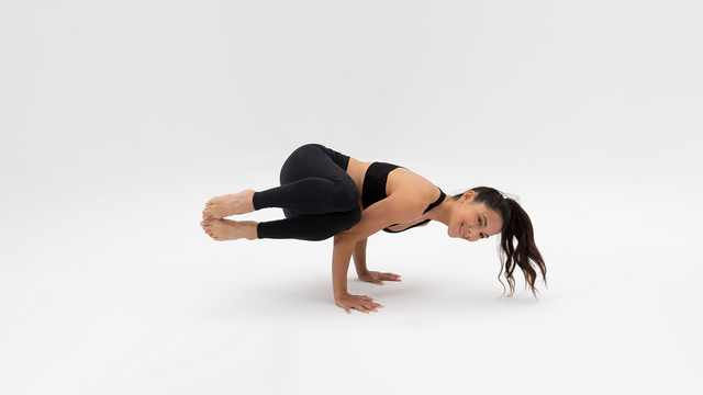 Briohny Smyth's "Side Crow Pose" Online Video Workouts on ALO Wellness Club