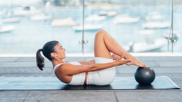 Bianca Wise's "Daily Pilates Body Glow" Online Video Workouts on ALO Wellness Club