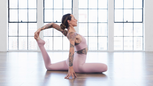Eleonora Zampatti's "Posture Clinic: Pigeon Pose" Online Video Workouts on ALO Wellness Club