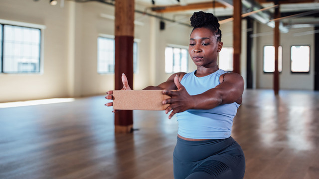 Abiola Akanni's "Quiet and Steady Strength" Online Video Workouts on ALO Wellness Club