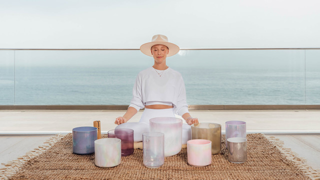 Susy Markoe Schieffelin's "Mindful Moment " Online Video Workouts on ALO Wellness Club