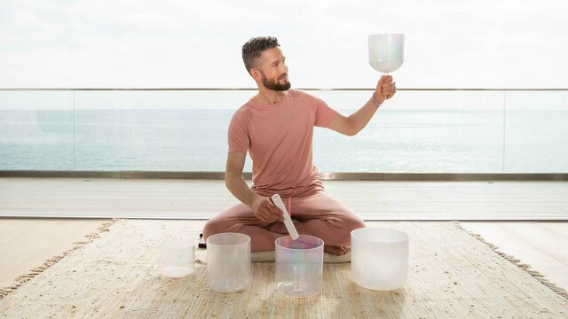 Avery Whitmore's "Clear & Present" Online Video Workouts on ALO Wellness Club