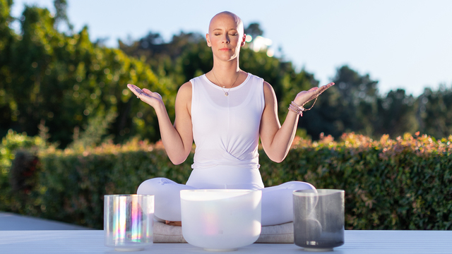 Susy Markoe Schieffelin's "Meditation for Total Healing" Online Video Workouts on ALO Wellness Club