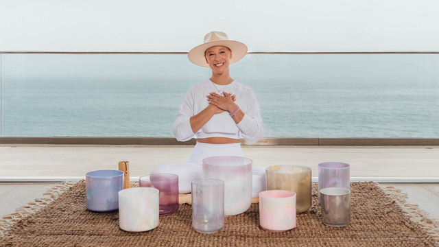 Susy Markoe Schieffelin's "Relax and Refresh" Online Video Workouts on ALO Wellness Club