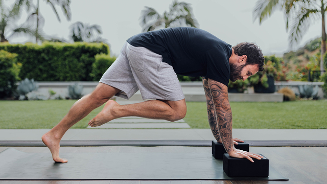 Calvin Corzine's "Sunday Reset: Vinyasa Sweat" Online Video Workouts on ALO Wellness Club