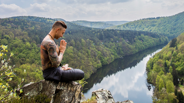 Dylan Werner's "Sound Into Silence" Online Video Workouts on ALO Wellness Club