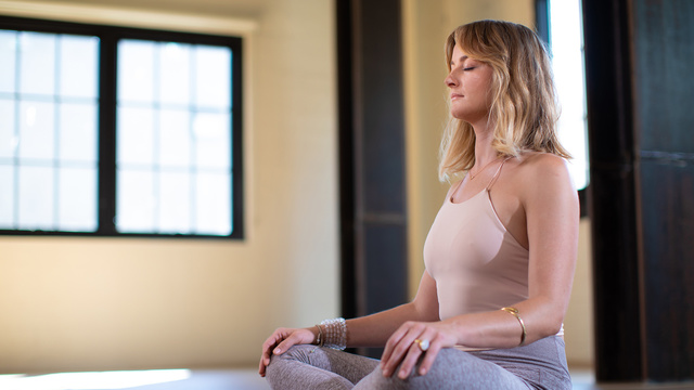 Caley Alyssa's "Yoga Nidra: Clear Energy" Online Video Workouts on ALO Wellness Club