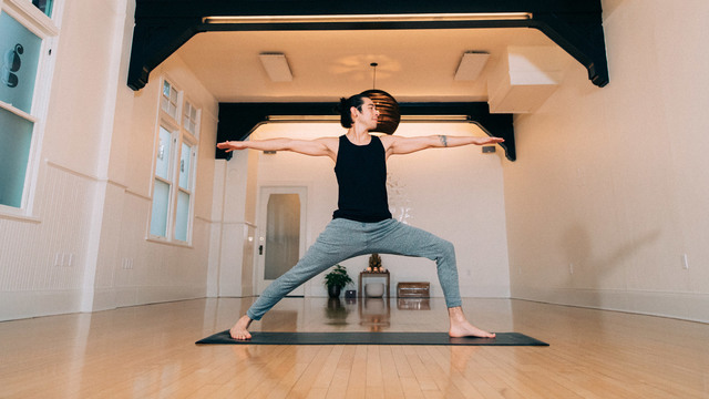Elvis Garcia's "Balance and Lunge" Online Video Workouts on ALO Wellness Club