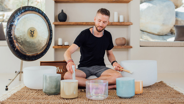 Avery Whitmore's "Clear Communication" Online Video Workouts on ALO Wellness Club