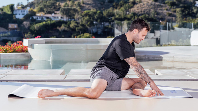Calvin Corzine's "Stretch Your Glutes" Online Video Workouts on ALO Wellness Club