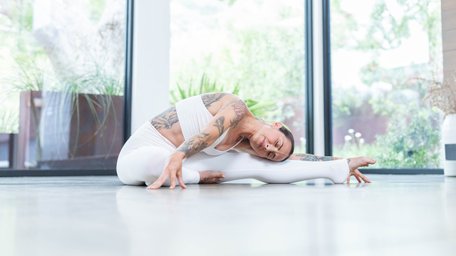 Eleonora Zampatti's "Healing Stretch for Hamstrings" Online Video Workouts on ALO Wellness Club